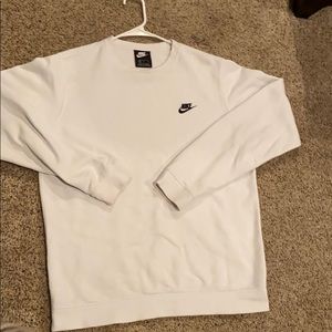 Nike pull over reserved